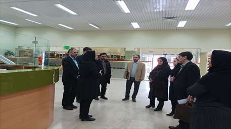  ظهر روز 12 دی ماه سال جاری گروه بورد کاردرمانی وزارت بهداشت از کتابخانه مرکزی دانشگاه بازدید کردند. در این بازدید که ریاست دانشک